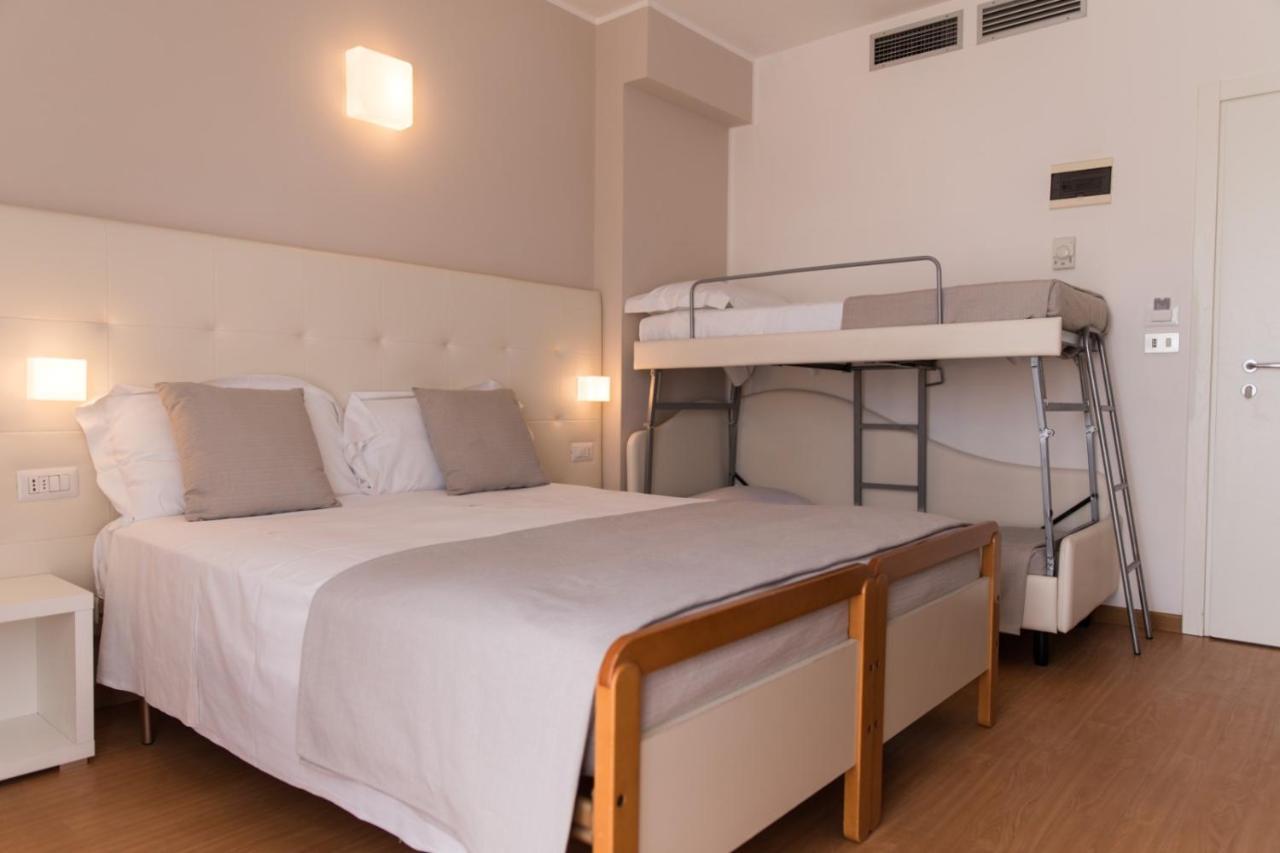 Hotel Ardea Riccione Extérieur photo