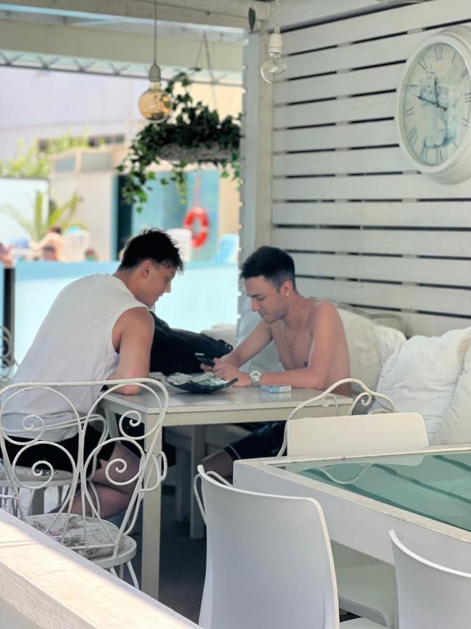 Hotel Ardea Riccione Extérieur photo