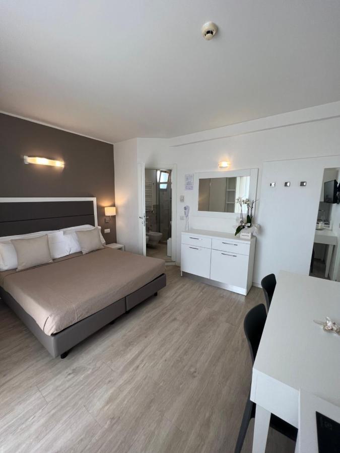 Hotel Ardea Riccione Extérieur photo